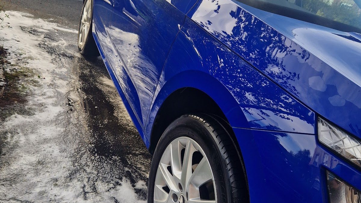 Connors car cleaning Leigh