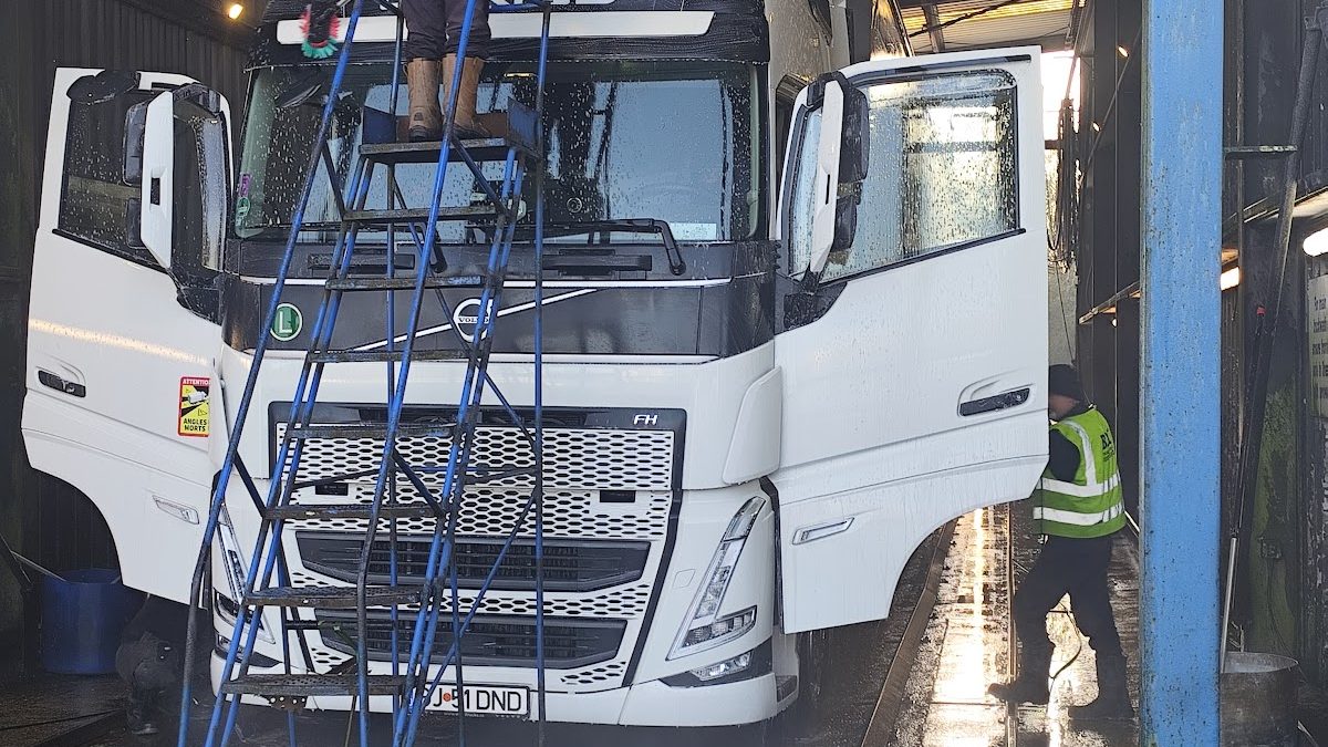 Fresh Vehicle Hand Wash