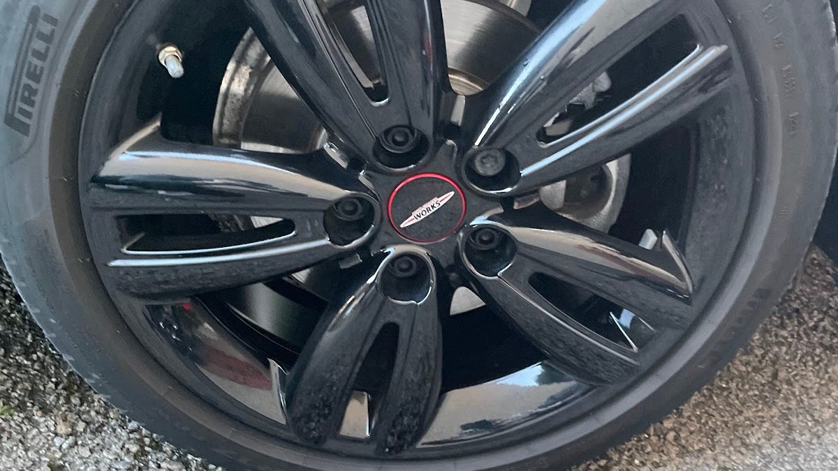 Glisten & glide detailing