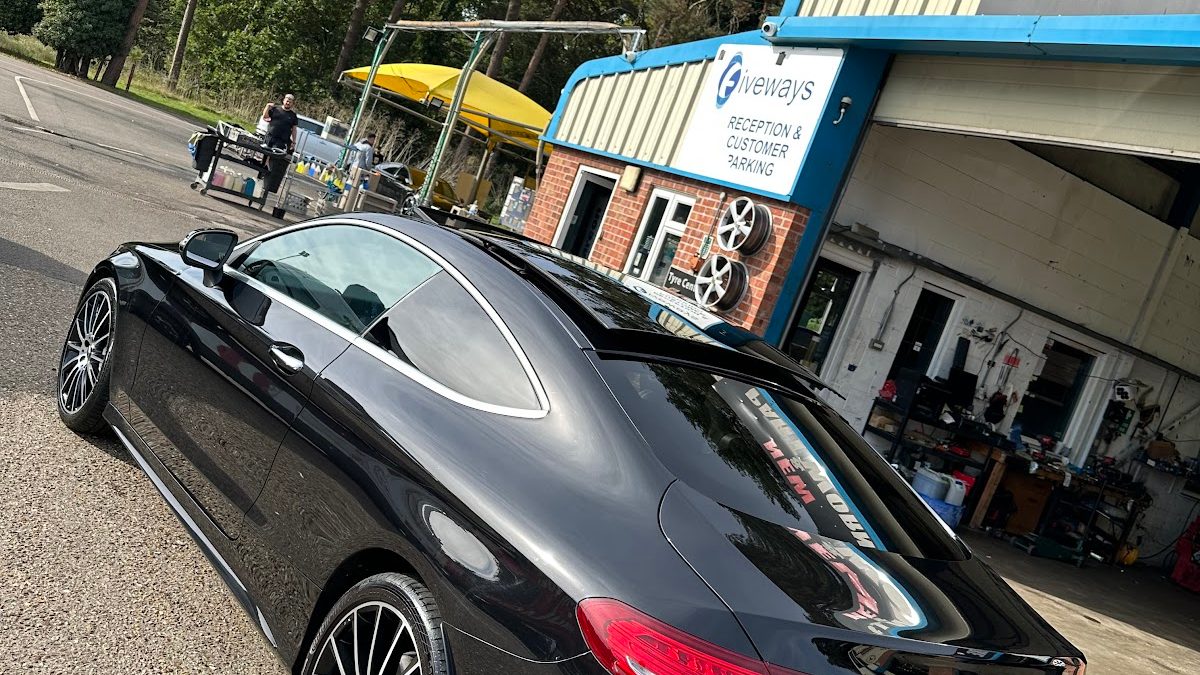 In & Clean Car Wash