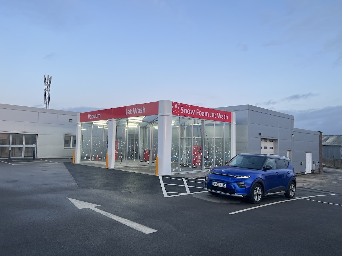 Lloyd Car Wash
