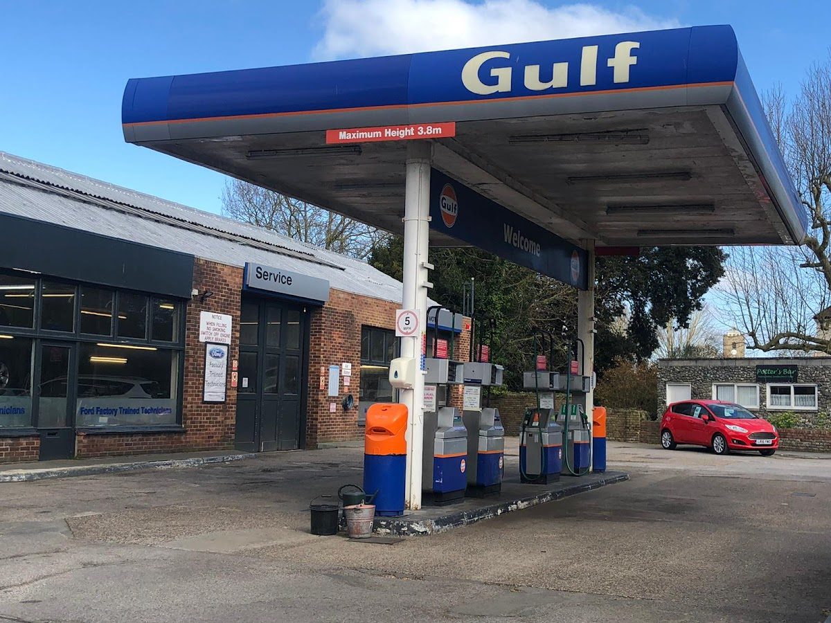Malcolm Waite Ltd | Ford Service & Fuel 24 hour Gulf Petrol Station