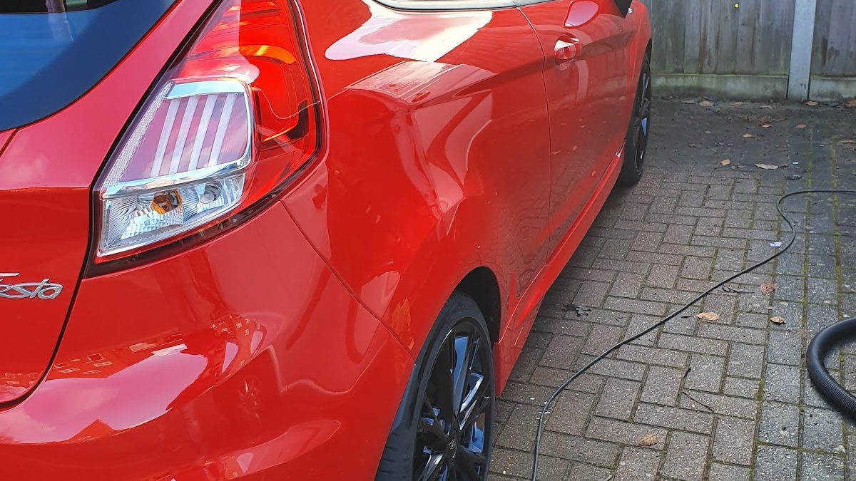 Mobile car valeting