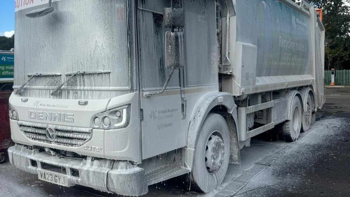 Northampton Truck wash - R J Hawkins Ltd