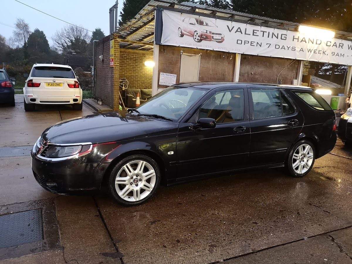 Piltdown hand Car wash