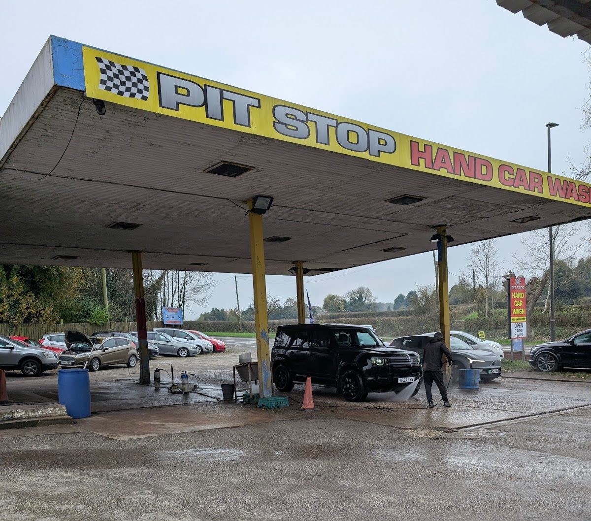 Pit stop hand car wash