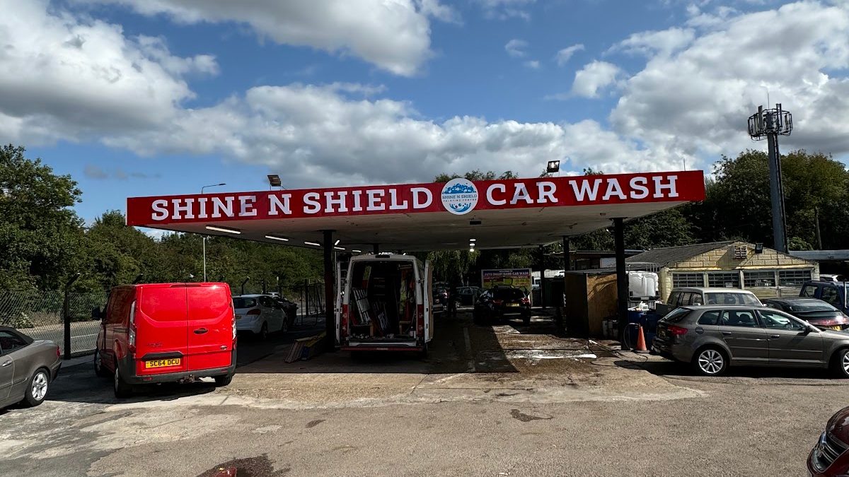 Shiny & shield hand car 🧼