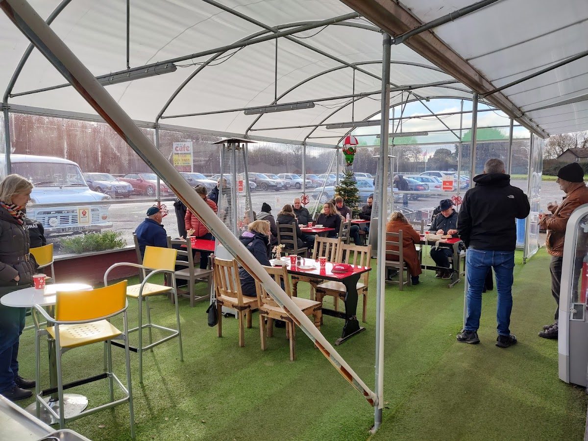 Toat Cafe & Hand Car Wash
