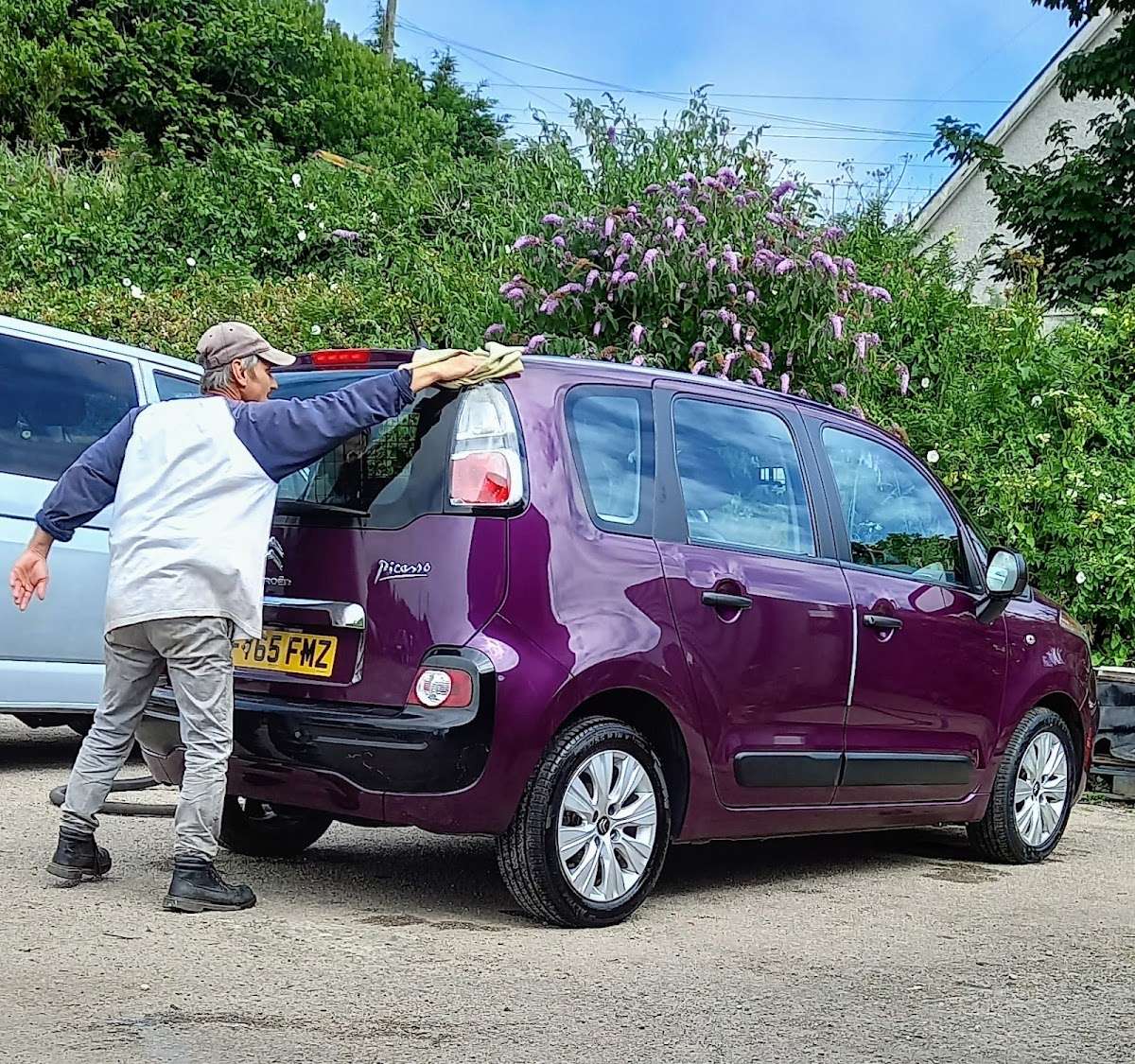 Tolvaddon hand car wash & Valeting