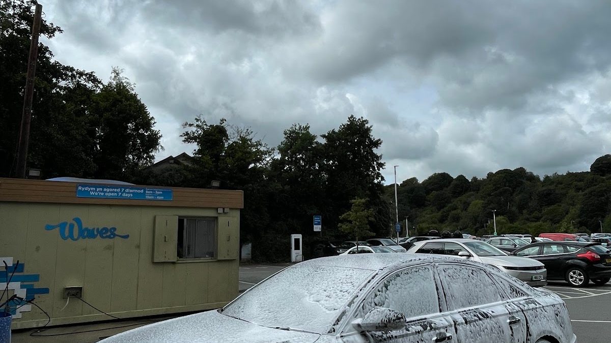 Waves Hand Car Wash Bangor