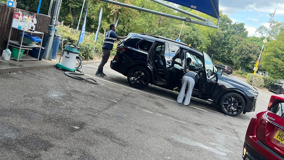 Waves Hand Car Wash Barkingside