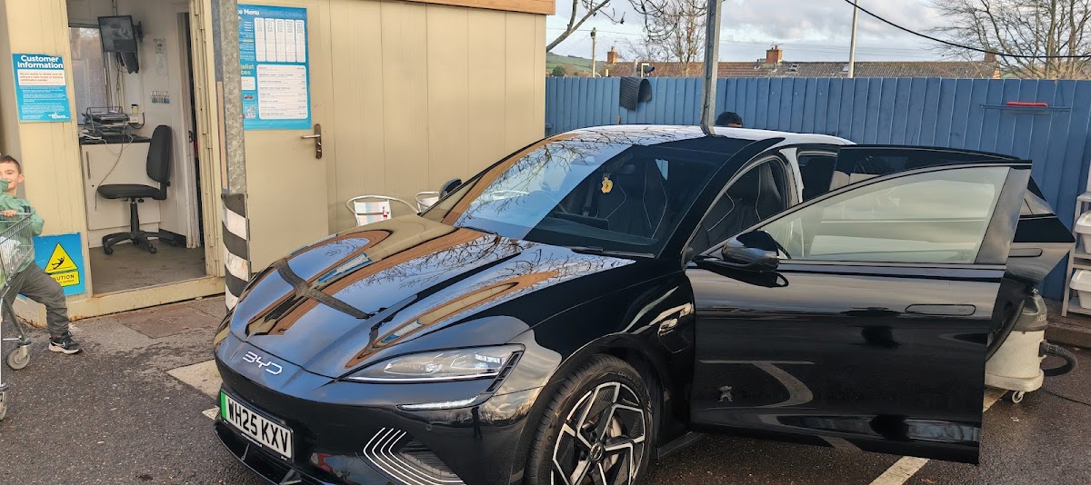 Waves Hand Car Wash Exmouth